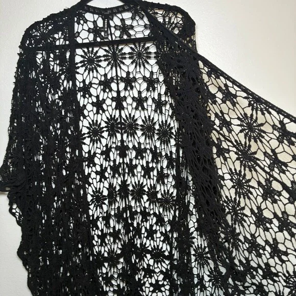 Torrid Crochet Kimono Wrap Beach Coverup Shawl Lace Boho Summer Goth Festival OS - Picture 3 of 6
